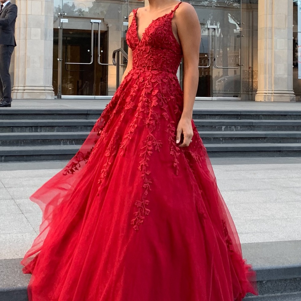 Sherri Hill Lace & Tulle Gown SIZE 2